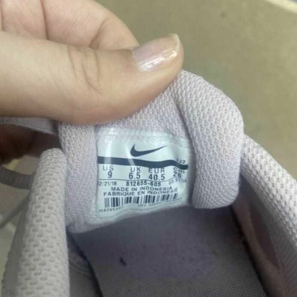 Brand new Nikes, rose gold/pink colour - Picture 3 of 3